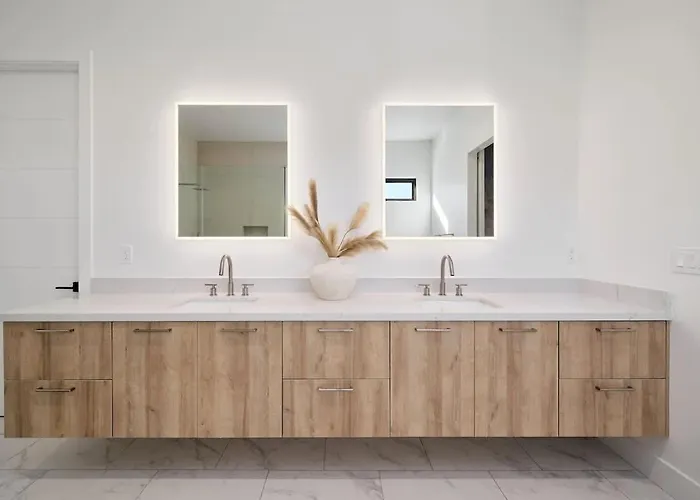 Luxe - Solstice Retreat - Heated Pools - 2 Homes *