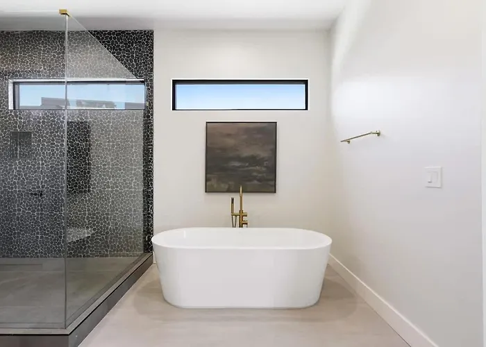 Luxe - Solstice Retreat - Heated Pools - 2 Homes *