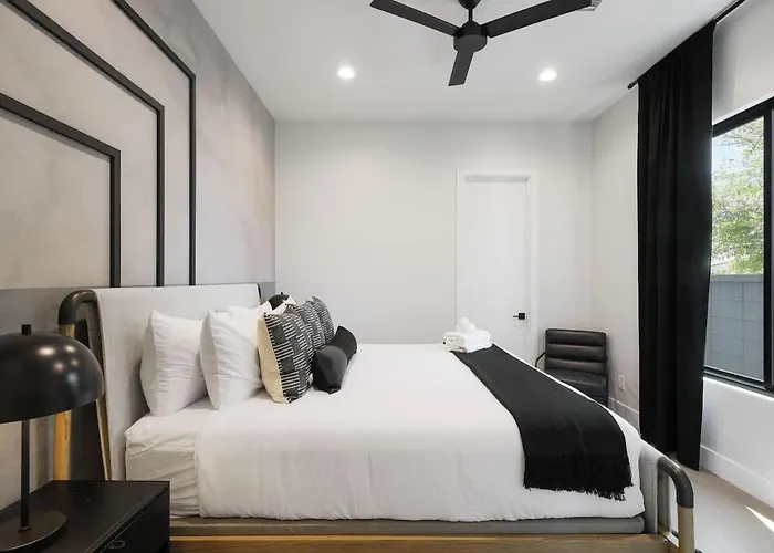 Luxe - Solstice Retreat - Heated Pools - 2 Homes Scottsdale