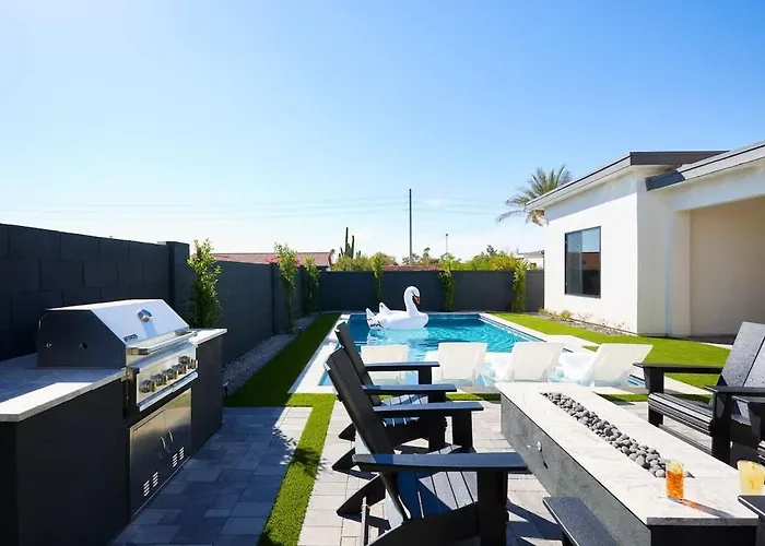 Luxe - Solstice Retreat - Heated Pools - 2 Homes Holiday home *