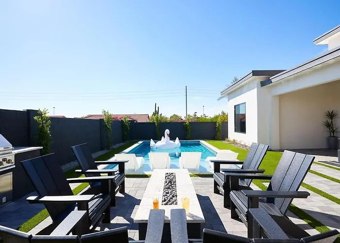 Holiday home Luxe - Solstice Retreat - Heated Pools - 2 Homes *