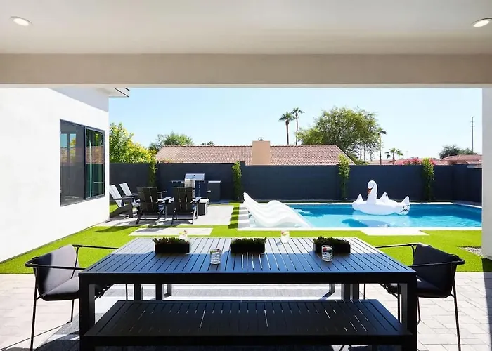 Luxe - Solstice Retreat - Heated Pools - 2 Homes *