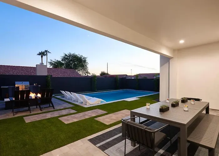Luxe - Solstice Retreat - Heated Pools - 2 Homes Holiday home *